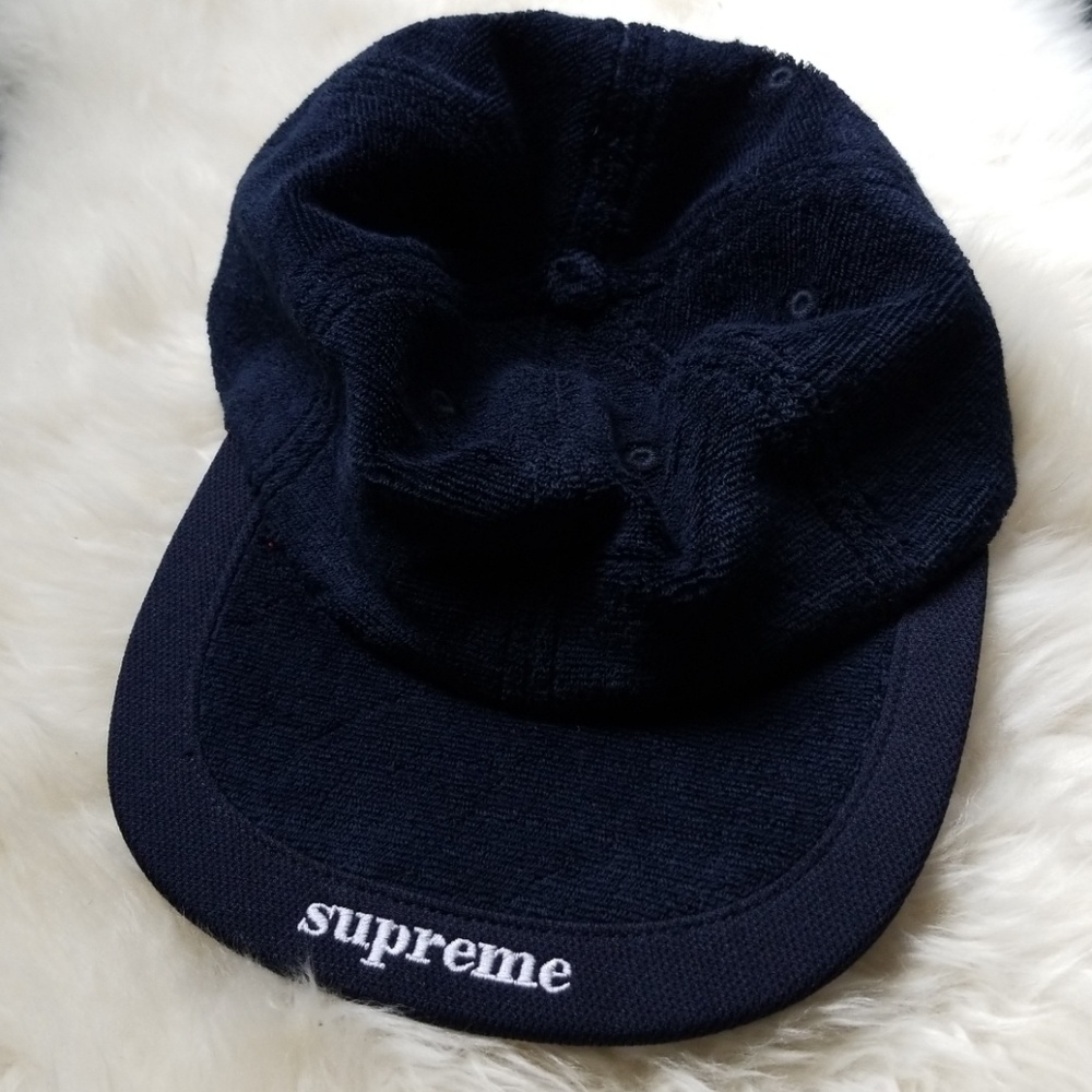 BRAND NEW AUTHENTIC Supreme Cap